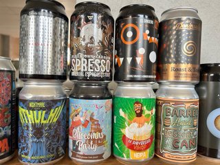 Latas de cerveza vacías