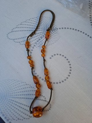 Collana finta ambra