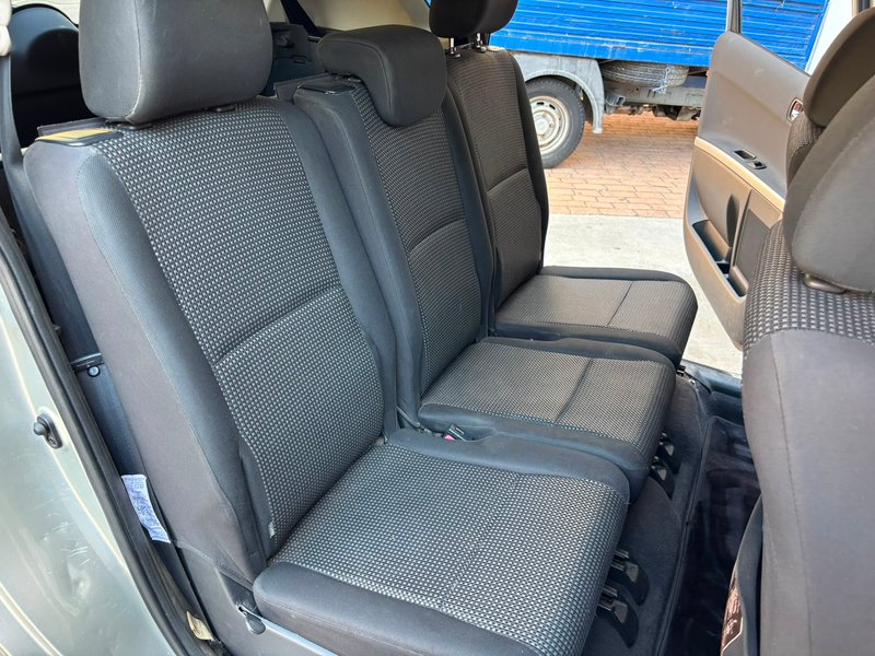 Toyota Auris 2006, foto 18