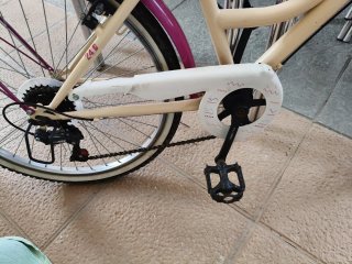 Bicicleta niña 24'' crema e rosa