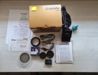 Nikon D3200 + Nikkor 18-105mm VR (8604 disparos)
