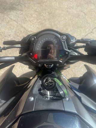 Kawasaki Z900 Negra y Verde