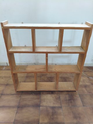 Estantería de madera maciza