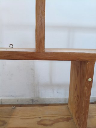 Estantería de madera maciza