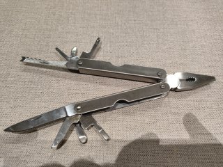 Navaja y Herramientas Multiusos Acero Inoxidable