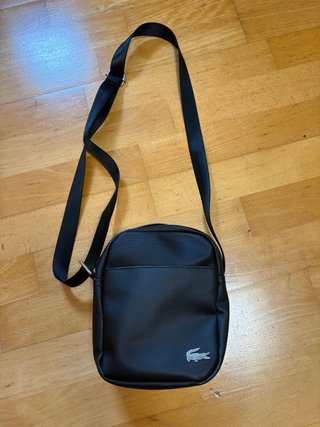 Bolsito bandolera Lacoste negro