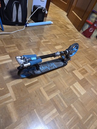 Patinete Oxelo Moby plegable negro/azul aluminio