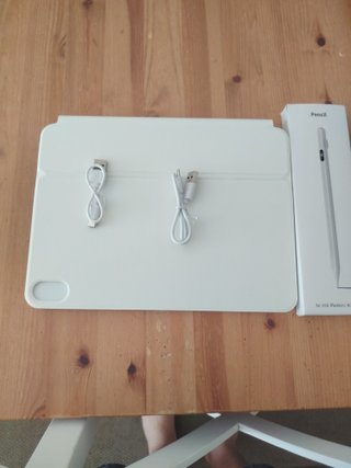 Funda iPad 11 con Teclado y Lápiz, imantada.