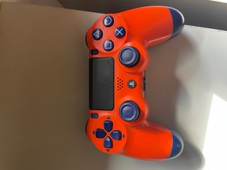PS4 (PlayStation 4) Negra + 4 Juegos