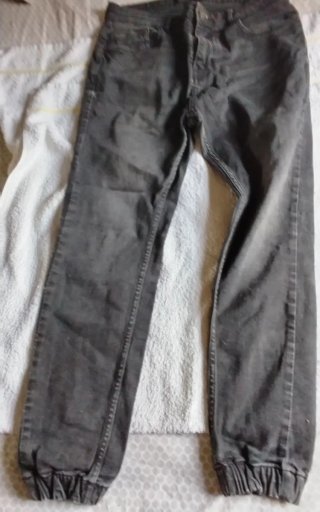 Pantalón vaquero negro