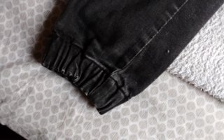 Pantalón vaquero negro