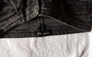 Pantalón vaquero negro
