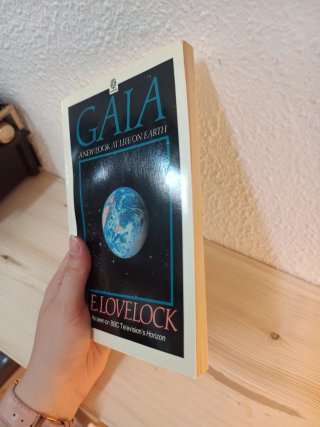 Gaia: A New Look at Life on Earth