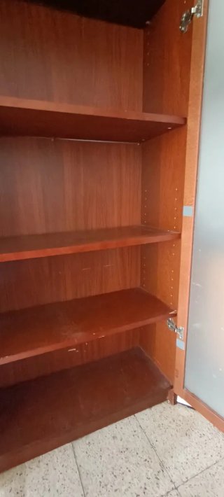 Armario alto madera vitrina cristal