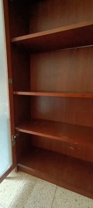 Armario alto madera vitrina cristal