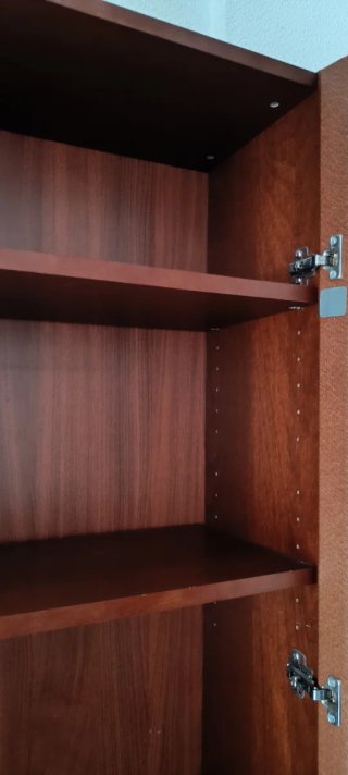 Armario alto madera vitrina cristal