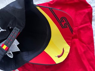 Gorra Ferrari Carlos Sainz 2023