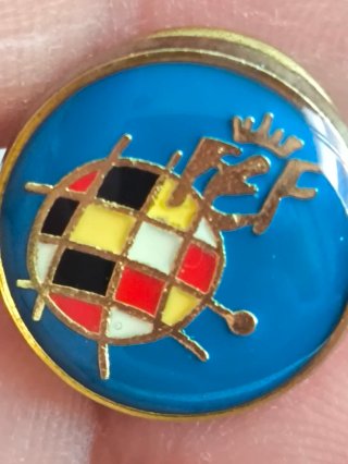 FEDERACIÓN ESPAÑOLA DE FUTBOL LLAVERO + PIN. NUEVO