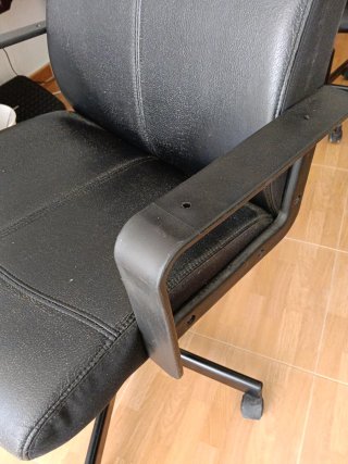 Silla de oficina negra
