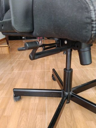 Silla de oficina negra