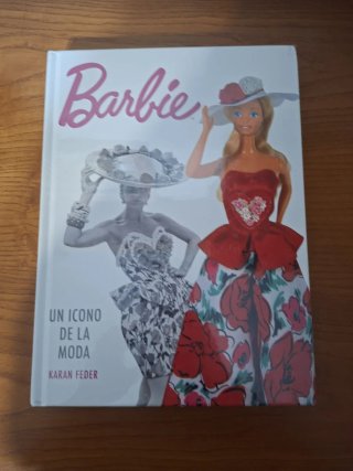 Barbie: Un icono de la moda". Nuevo.precintado
