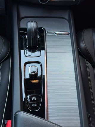 Volvo XC60 RECHARGE PLUS DARK Híbrido 4x4 2.0 T6