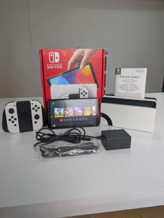 COMPLETA!! NINTENDO SWITCH OLED + ACCESORIOS!!!