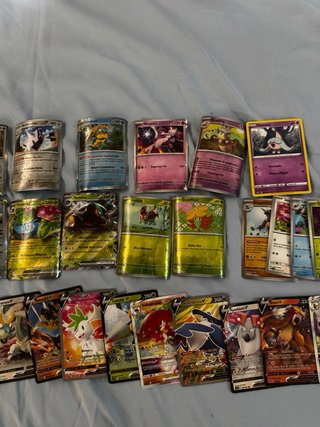 100 Cartas Pokémon algunas como nuevas