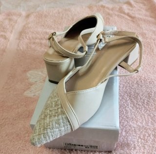 Sandalias beige tacón medio talla 38
