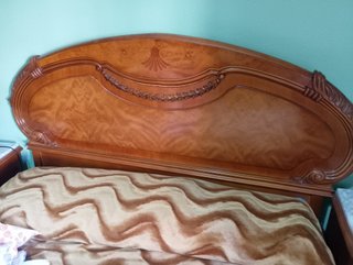 Armario de madera con 6 puertas y espejos