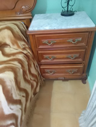 Armario de madera con 6 puertas y espejos