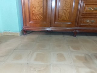 Armario de madera con 6 puertas y espejos