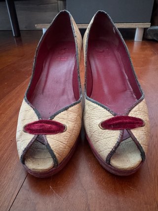 Sandalias de salón tacón alto beige y rojo