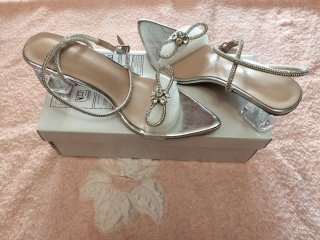 Sandalias tacón medio plateadas talla 38