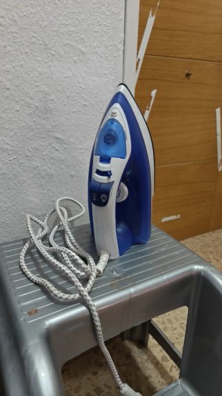 Plancha azul y blanca