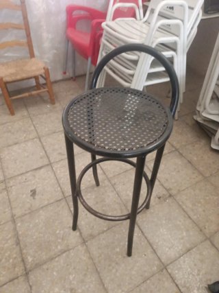 Taburete metálico alto