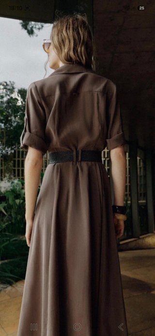vestido camisero fluido con cinturón
