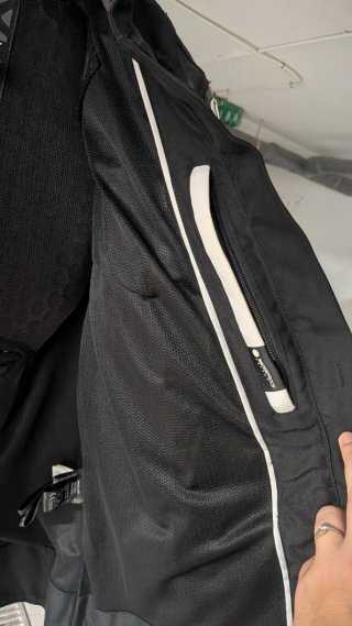 Chaqueta Moto IXON Negra Mujer