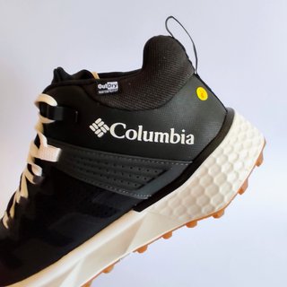 44 - Columbia Facet 75 Mid OutDry - Botas - Negro
