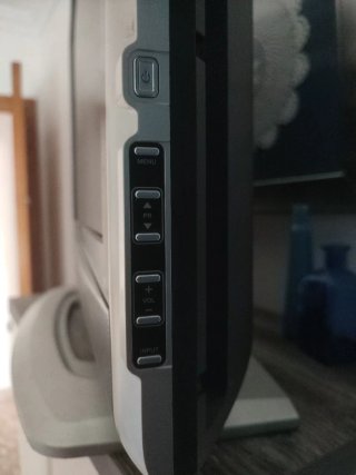 Televisor AIRIS 32 Negro y Plata