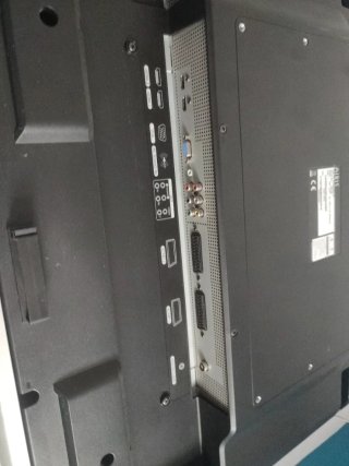 Televisor AIRIS 32 Negro y Plata