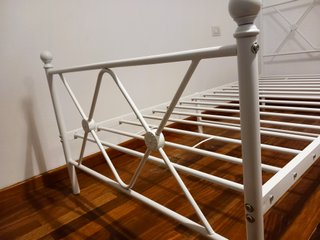 Cama individual metálica blanca 190x90