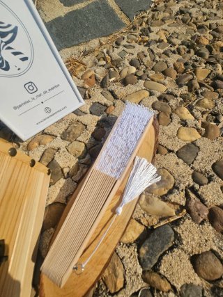 Abanico de encaje blanco