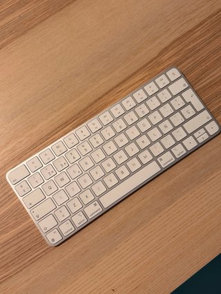 Apple Magic Keyboard 2021 – Español – Lightning –