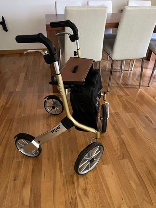 Andador para personas mayores.