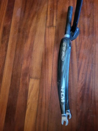 Cuadro BH Aluminio Carrera (52) horquilla carbono.