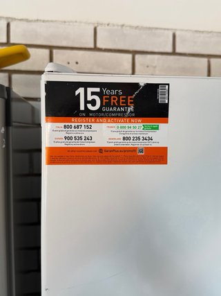 Congelador vertical Indesit blanco