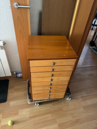 Mueble de cajones antiguo de Hilos Restaurado
