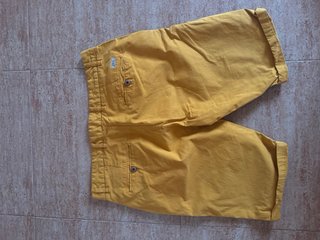 Pantalones cortos vaqueros amarillos