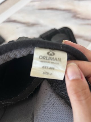 Bota ortopédica negra ajustable